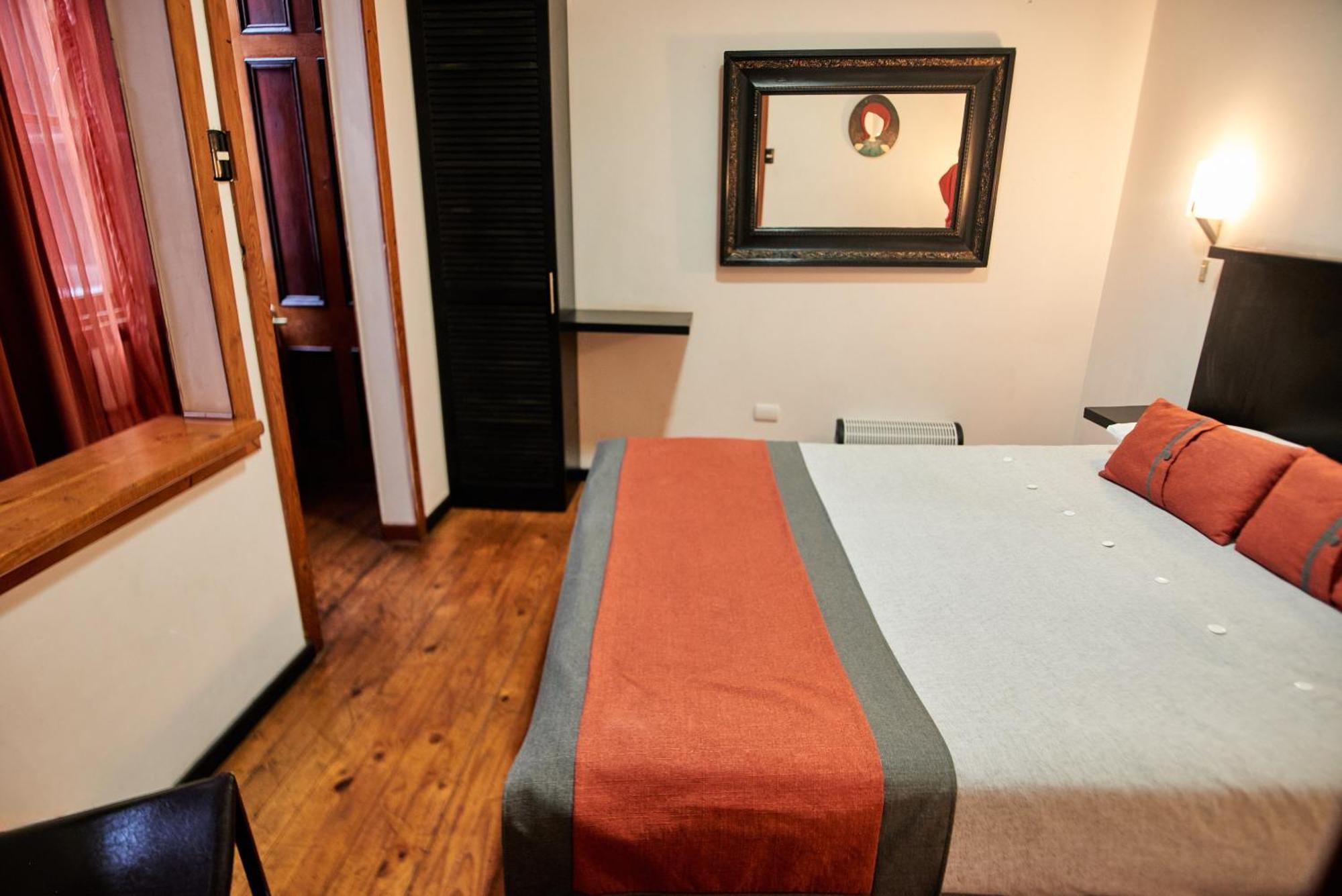 Maki & Hostal