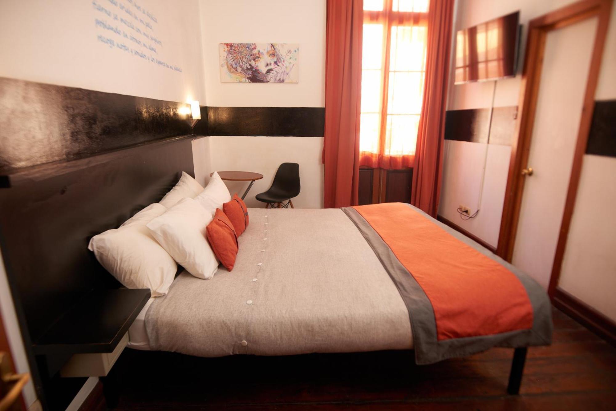 Maki & Hostal