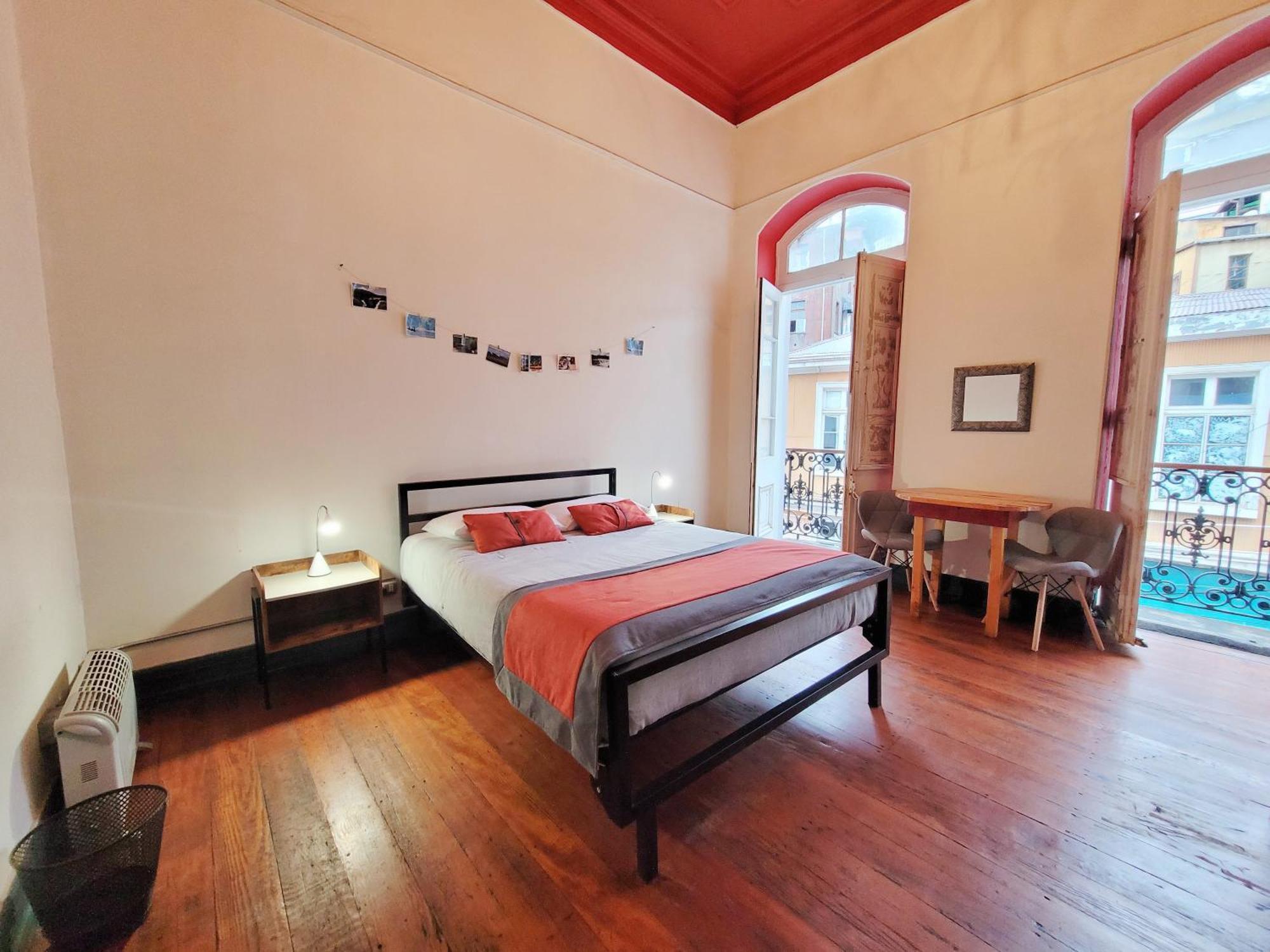 Maki & Hostal