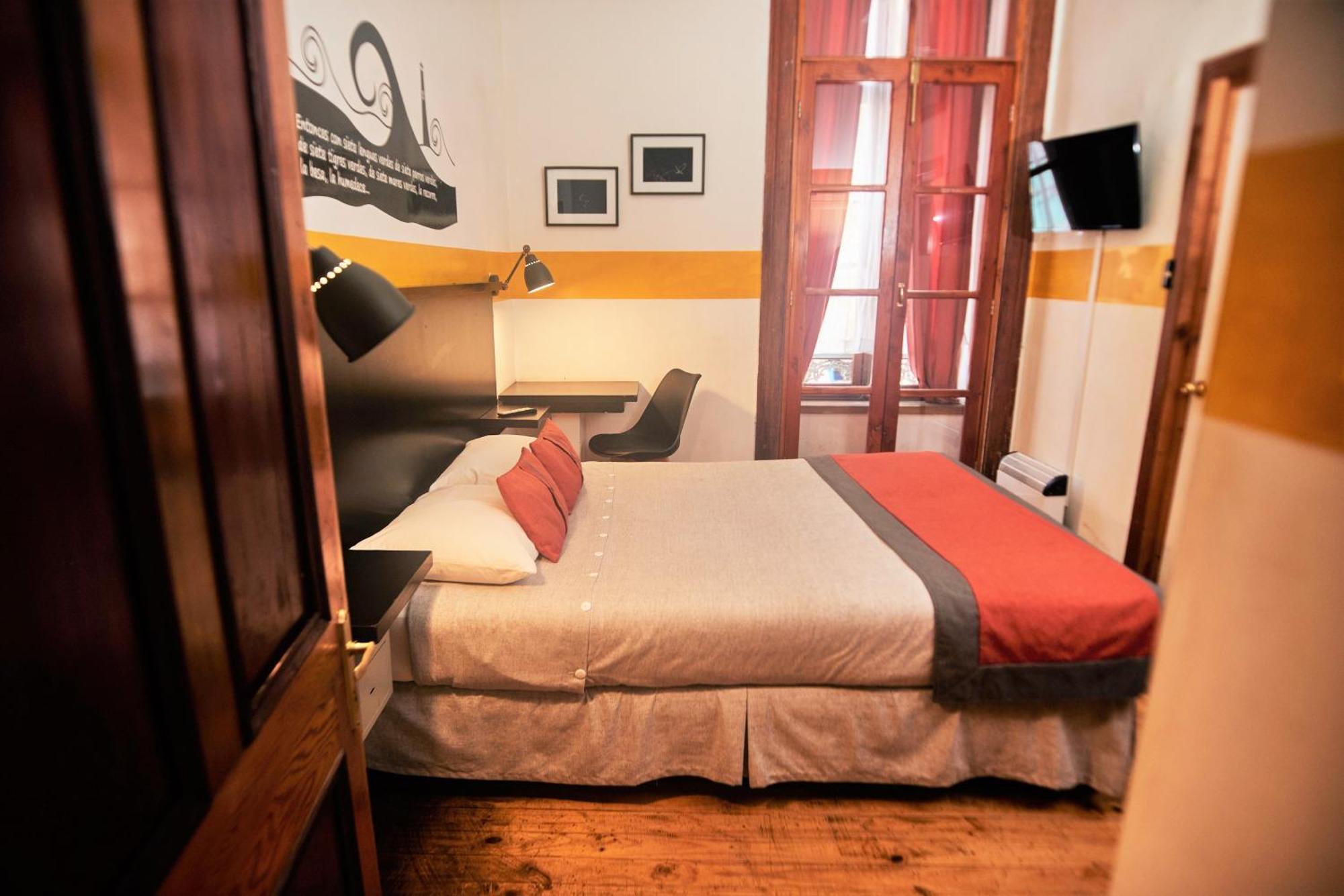 Hostal Maki &